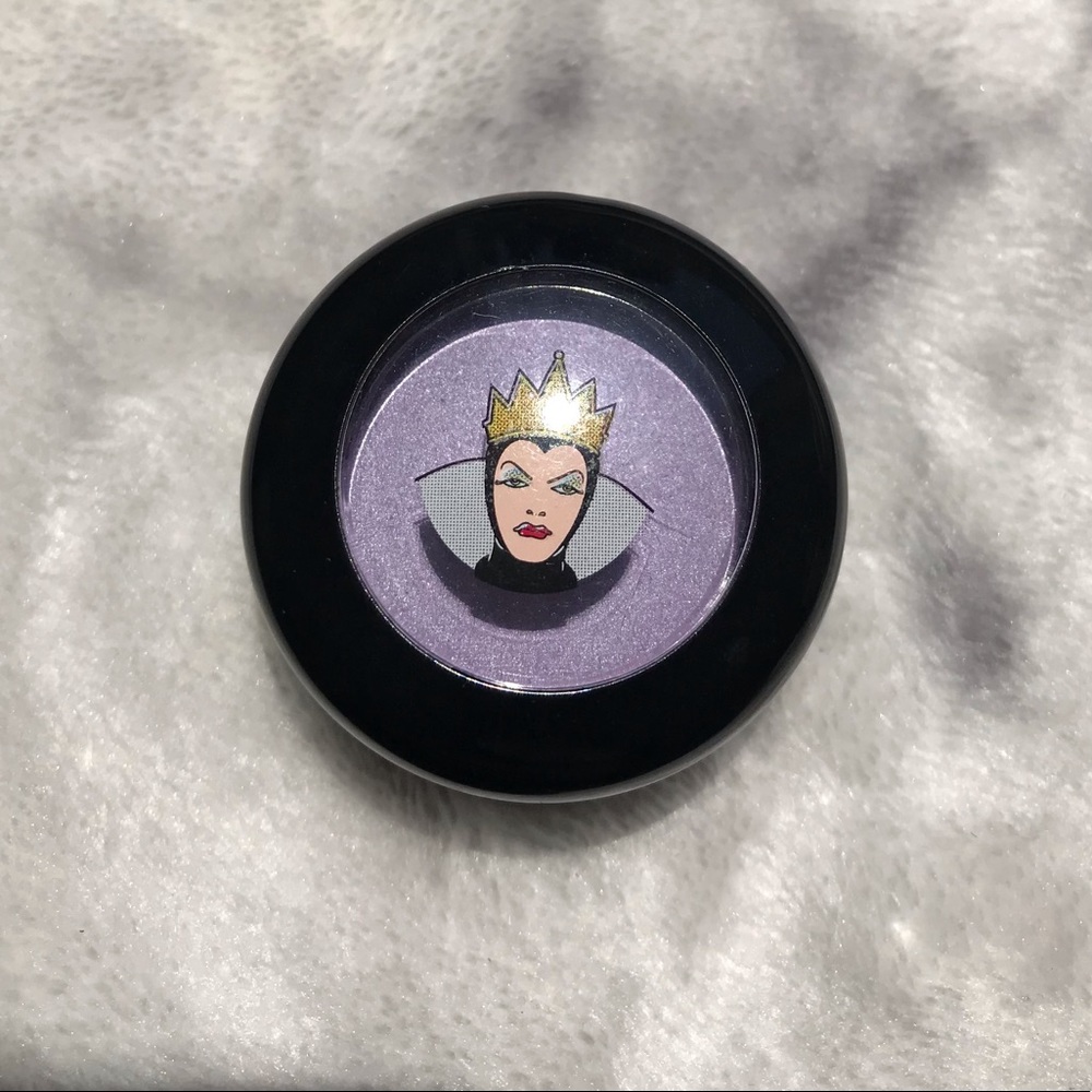 M.A.C. Venomous Villains: Evil Queen Eye Shadow in Her Alter Image - Picture 2 of 3